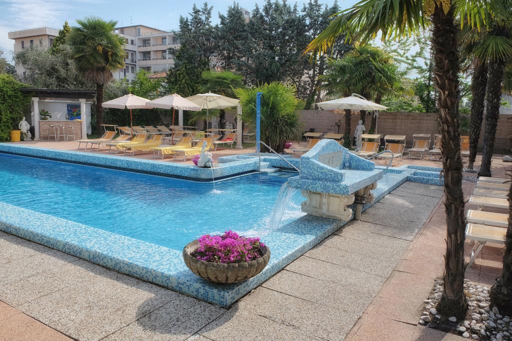 Hotel Terme Eden 阿巴诺泰尔梅 外观 照片