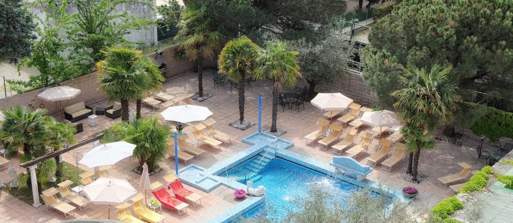 Hotel Terme Eden 阿巴诺泰尔梅 外观 照片